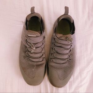 women’s Nike free rn commuter all gray